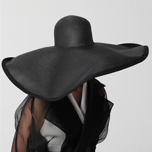 MaxMara Hats for Women on Sale up to 90% Off: Poshmark display picture 1